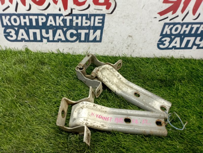 Петля двери NISSAN VANETTE C12 передняя левая (б/у)