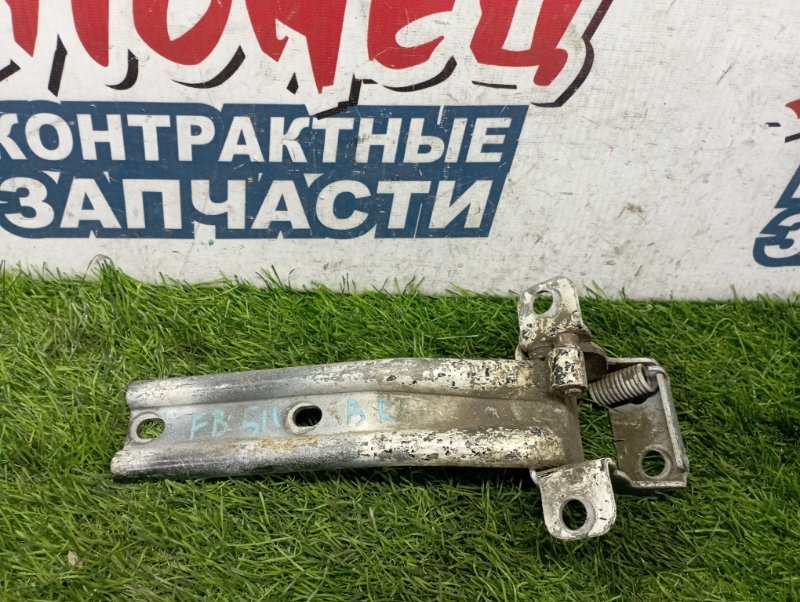 Петля двери MITSUBISHI CANTER FB511B 4M40 задняя левая (б/у) Петля двери MITSUBISHI CANTER FB511B 4M40 задняя левая (б/у)