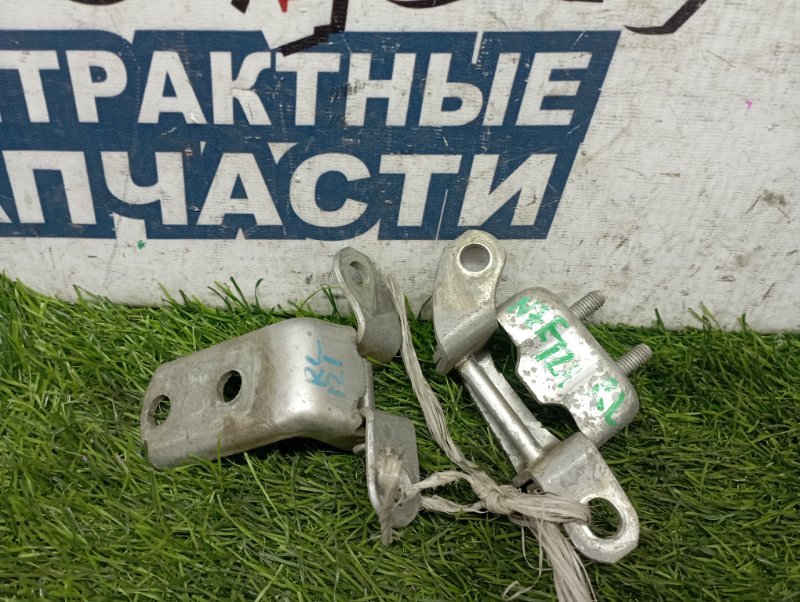 Петля двери TOYOTA COROLLA FIELDER NZE121 1NZ-FE задняя левая (б/у) Петля двери TOYOTA COROLLA FIELDER NZE121 1NZ-FE задняя левая (б/у)