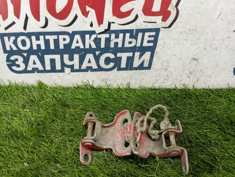 Петля двери TOYOTA PASSO KGC10 1KR-FE передняя левая (б/у) Петля двери TOYOTA PASSO KGC10 1KR-FE передняя левая (б/у)