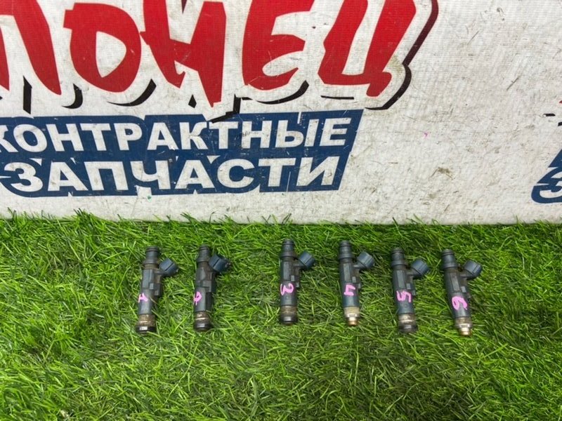 Форсунка TOYOTA MARK II JZX100 1JZ-GE (б/у) Форсунка TOYOTA MARK II JZX100 1JZ-GE (б/у)