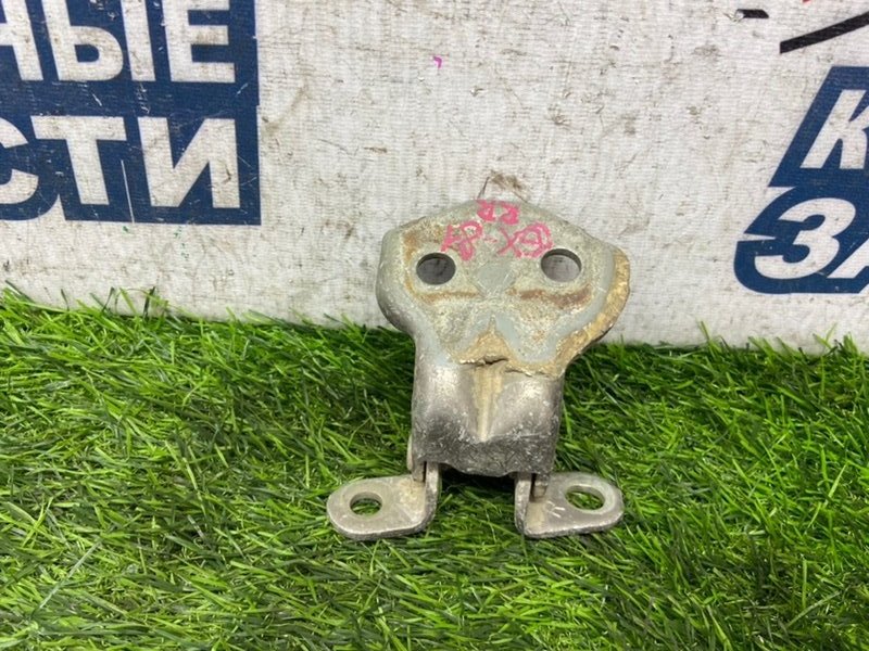 Петля двери TOYOTA MARK II GX81 1G-FE задняя правая (б/у) Петля двери TOYOTA MARK II GX81 1G-FE задняя правая (б/у)