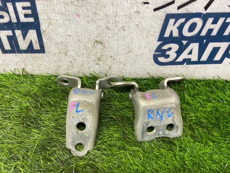 Петля двери HONDA STREAM RN6 R18A передняя левая (б/у) Петля двери HONDA STREAM RN6 R18A передняя левая (б/у)