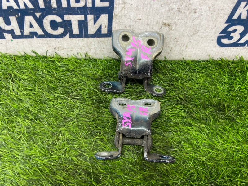 Петля двери TOYOTA IPSUM SXM15 3S-FE передняя правая (б/у) Петля двери TOYOTA IPSUM SXM15 3S-FE передняя правая (б/у)