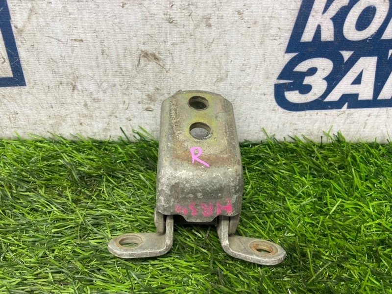 Петля двери NISSAN SKYLINE HR34 RB20DE передняя правая (б/у)