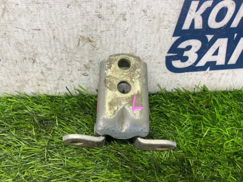 Петля двери NISSAN PRIMERA HP11 SR20DE передняя левая (б/у)