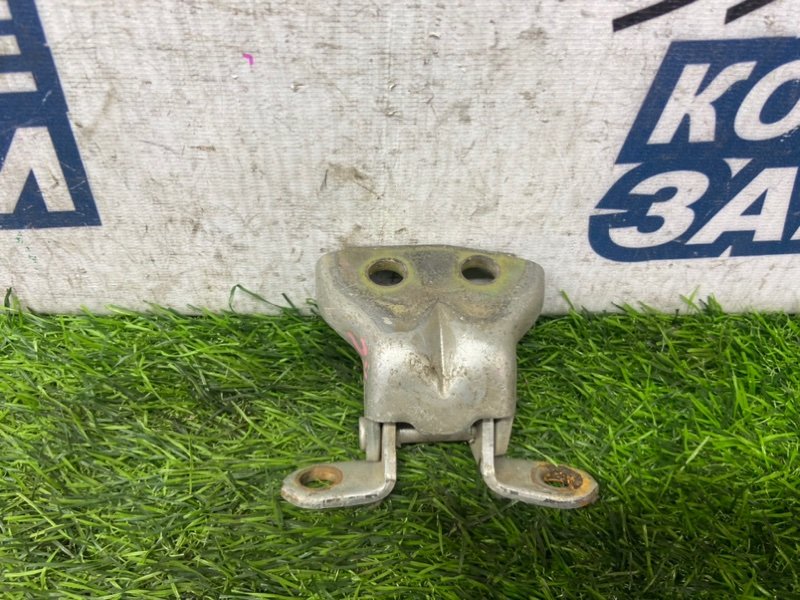 Петля двери NISSAN WINGROAD JY12 MR18DE передняя левая (б/у)