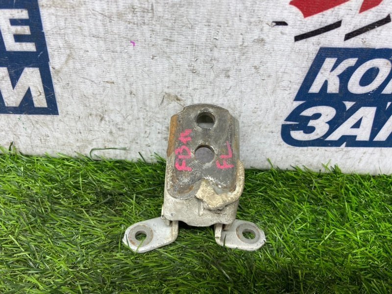 Петля двери NISSAN SUNNY FB14 GA15DE передняя левая (б/у)