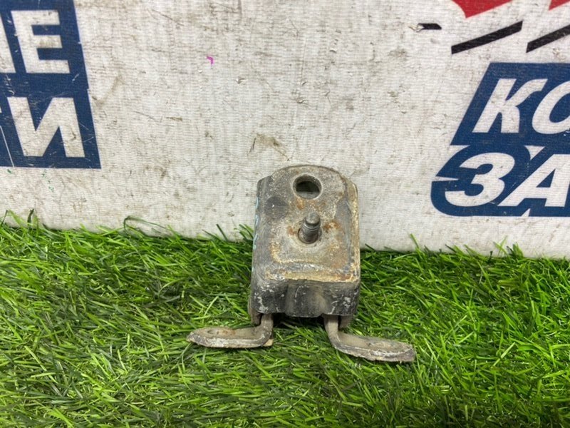 Петля двери NISSAN TERRANO PR50 TD27ETI задняя правая (б/у)