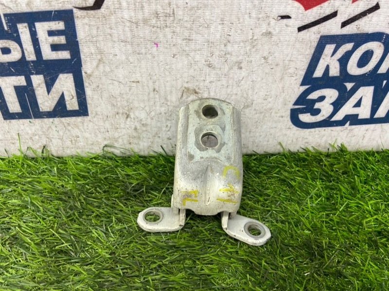 Петля двери NISSAN TIIDA C11 HR15DE передняя левая (б/у)