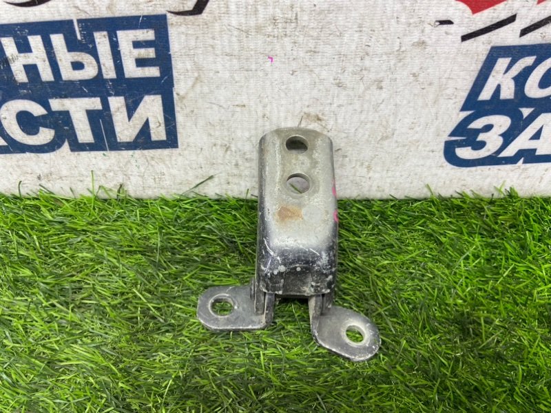Петля двери TOYOTA MARK II JZX90 1JZ-GE передняя левая (б/у) Петля двери TOYOTA MARK II JZX90 1JZ-GE передняя левая (б/у)