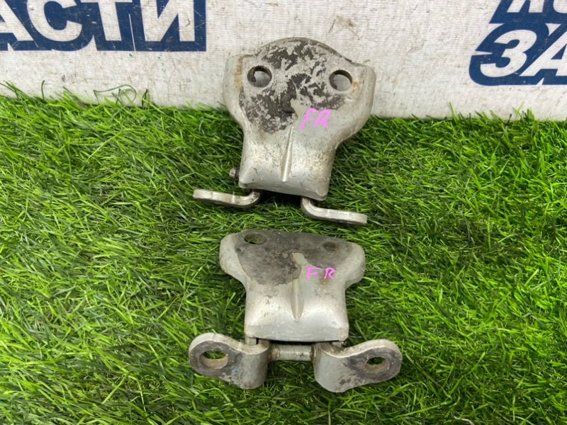 Петля двери HONDA CAPA GA6 D15B передняя правая (б/у) Петля двери HONDA CAPA GA6 D15B передняя правая (б/у)