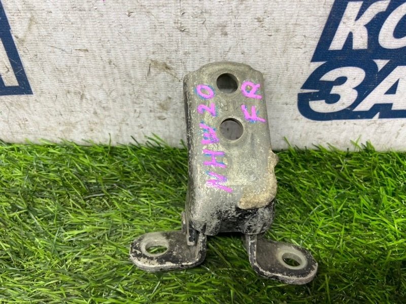 Петля двери TOYOTA PRIUS NHW20 1NZ-FXE передняя правая (б/у) Петля двери TOYOTA PRIUS NHW20 1NZ-FXE передняя правая (б/у)