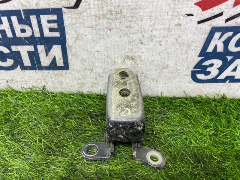 Петля двери HONDA FREED GB3 L15A передняя правая (б/у) Петля двери HONDA FREED GB3 L15A передняя правая (б/у)