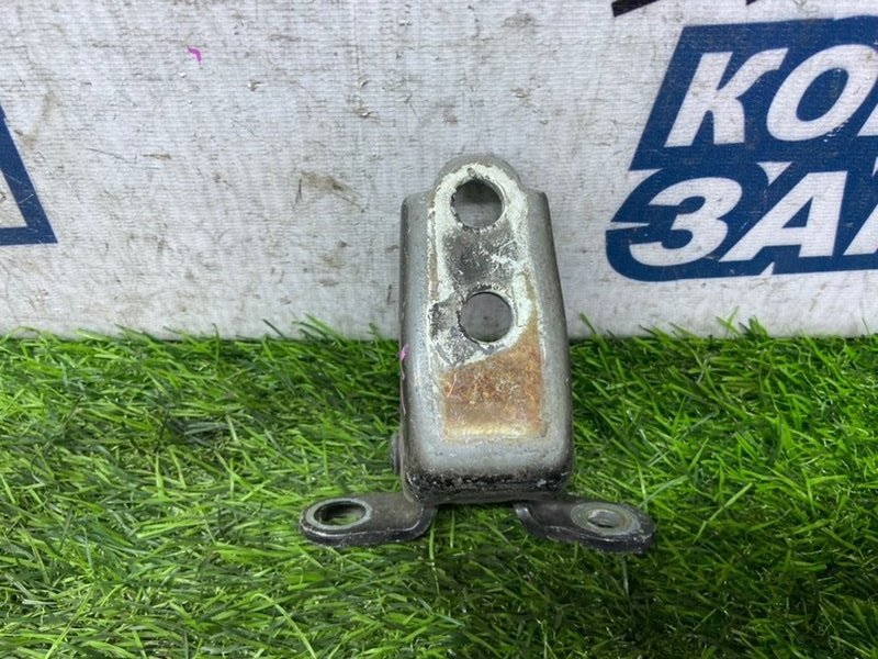 Петля двери HONDA MOBILIO GB1 L15A передняя правая (б/у) Петля двери HONDA MOBILIO GB1 L15A передняя правая (б/у)