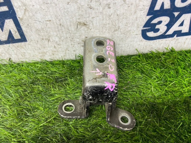 Петля двери TOYOTA WISH ZGE20 2ZR-FAE передняя правая (б/у) Петля двери TOYOTA WISH ZGE20 2ZR-FAE передняя правая (б/у)