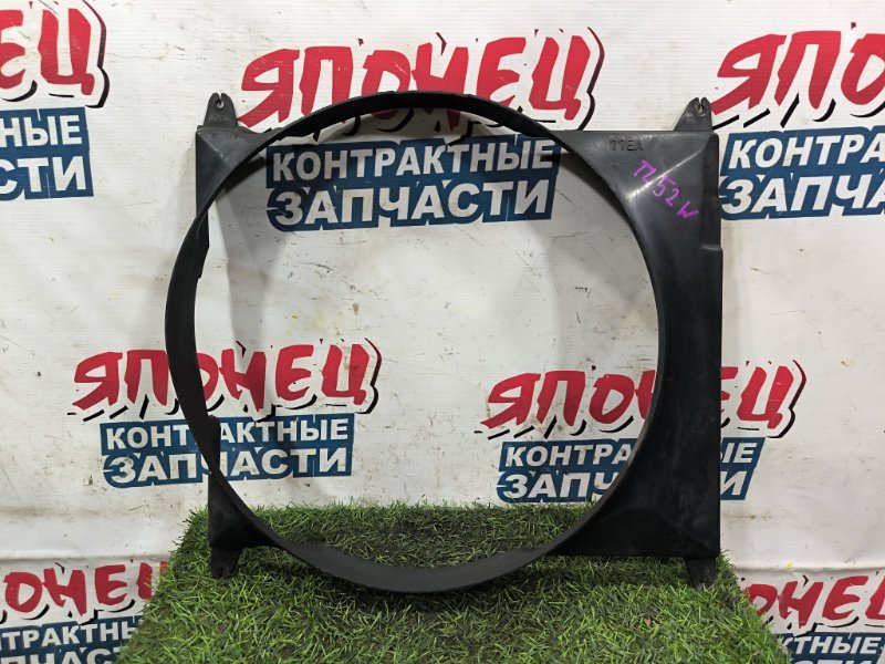 Диффузор радиатора SUZUKI ESCUDO TL52W J20A (б/у) Диффузор радиатора SUZUKI ESCUDO TL52W J20A (б/у)