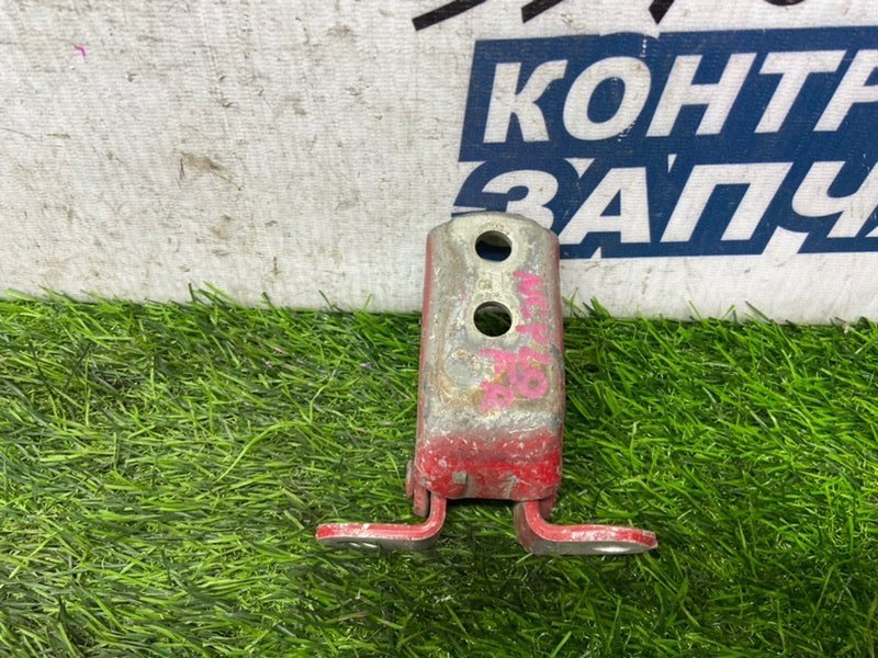 Петля двери TOYOTA FUNCARGO NCP20 2NZ-FE передняя правая (б/у) Петля двери TOYOTA FUNCARGO NCP20 2NZ-FE передняя правая (б/у)