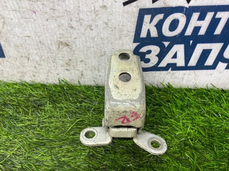 Петля двери HONDA FIT SHUTTLE GP2 LDA передняя правая (б/у) Петля двери HONDA FIT SHUTTLE GP2 LDA передняя правая (б/у)