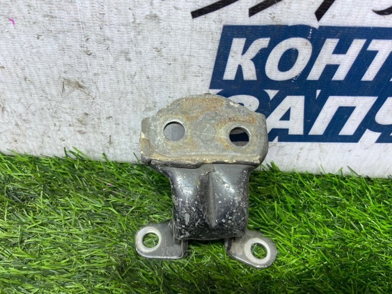 Петля двери TOYOTA CORONA ST170 4S-FE задняя левая (б/у) Петля двери TOYOTA CORONA ST170 4S-FE задняя левая (б/у)