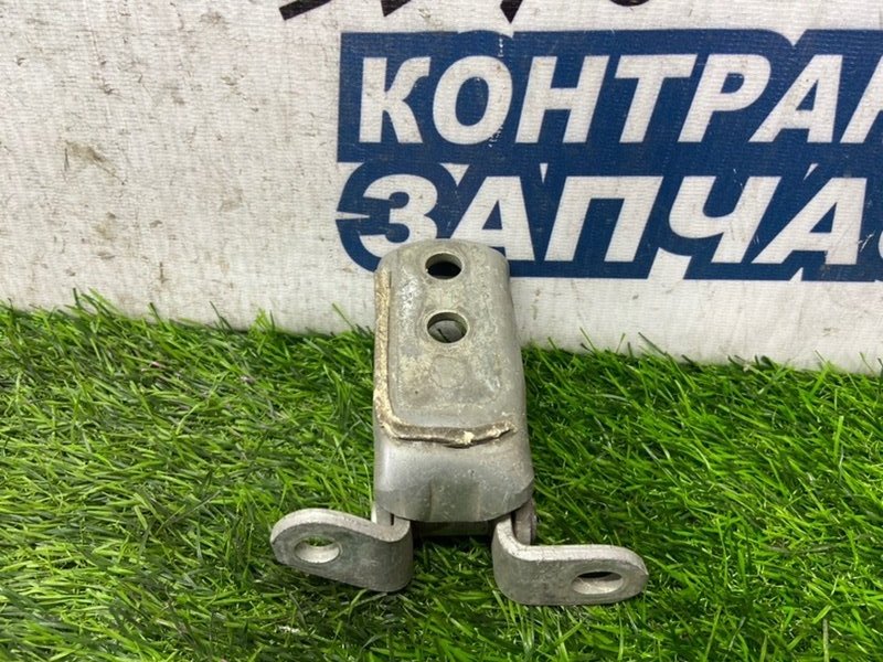 Петля двери TOYOTA SIENTA NCP81 1NZ-FE передняя левая (б/у) Петля двери TOYOTA SIENTA NCP81 1NZ-FE передняя левая (б/у)
