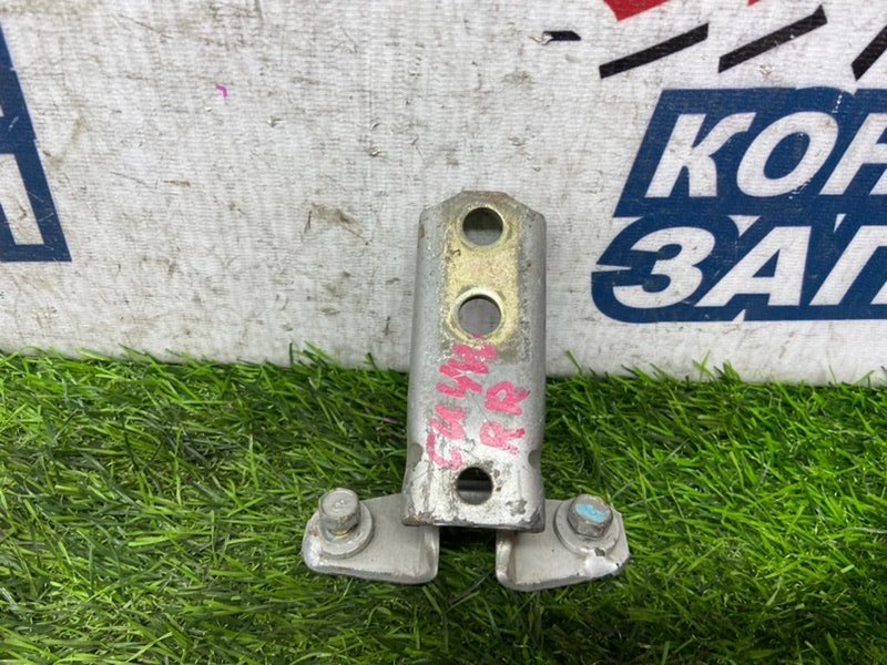 Петля двери MITSUBISHI AIRTREK CU4W 4G64 задняя правая (б/у)