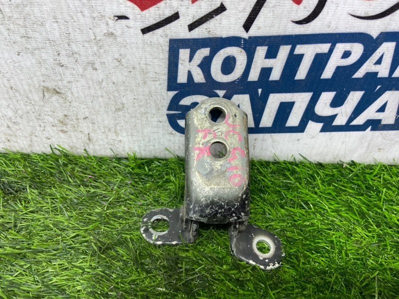 Петля двери TOYOTA PROGRES JCG10 1JZ-GE передняя правая (б/у) Петля двери TOYOTA PROGRES JCG10 1JZ-GE передняя правая (б/у)