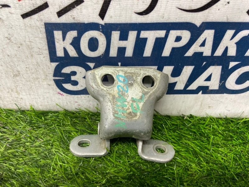 Петля двери TOYOTA PRIUS NHW20 1NZ-FXE передняя левая (б/у) Петля двери TOYOTA PRIUS NHW20 1NZ-FXE передняя левая (б/у)
