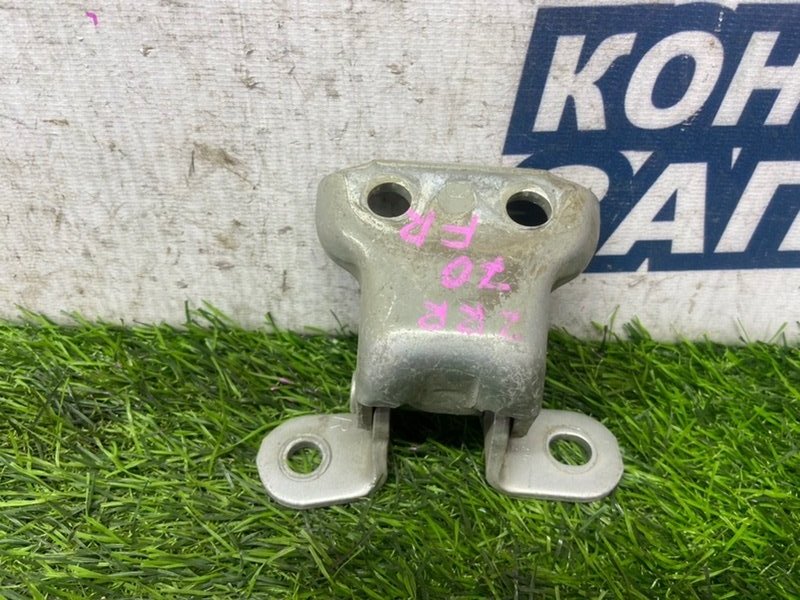Петля двери TOYOTA VOXY ZRR70 3ZR-FAE передняя правая (б/у) Петля двери TOYOTA VOXY ZRR70 3ZR-FAE передняя правая (б/у)