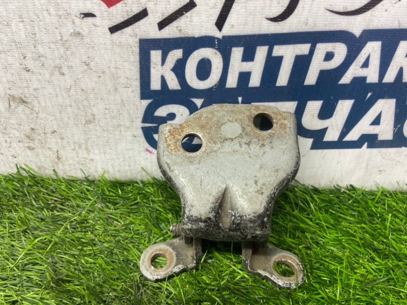 Петля двери HONDA ACCORD CF3 F18B передняя левая (б/у) Петля двери HONDA ACCORD CF3 F18B передняя левая (б/у)