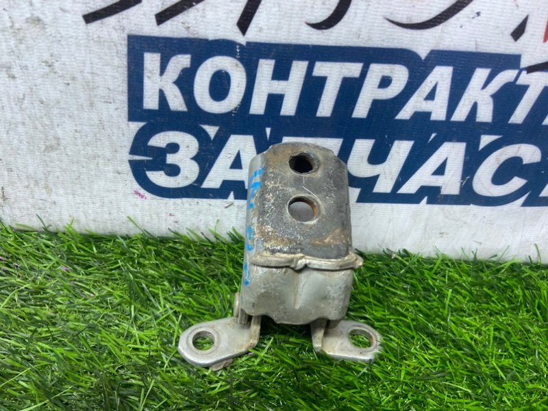 Петля двери NISSAN SUNNY FB15 QG15DE задняя правая (б/у)