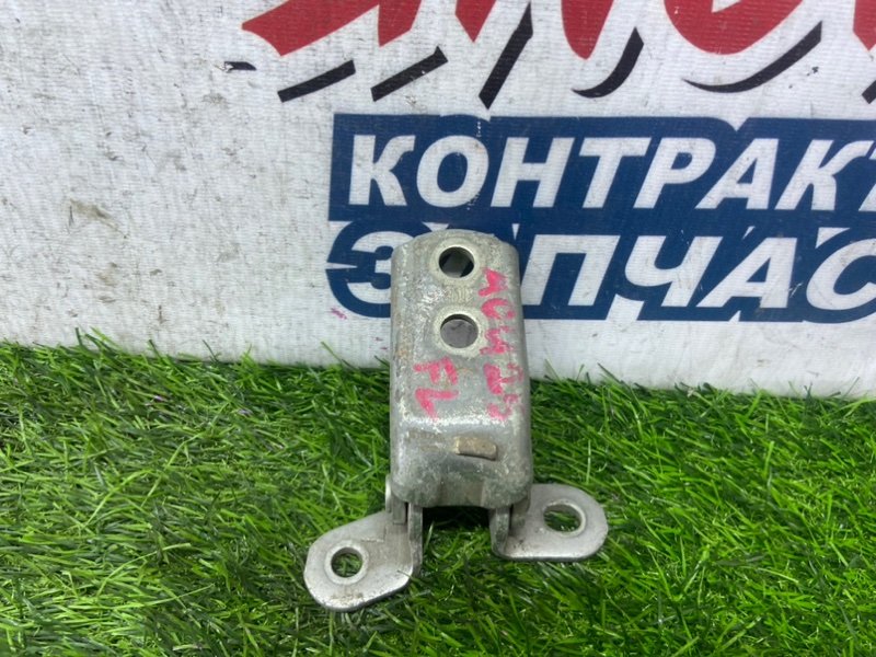 Петля двери TOYOTA KLUGER V ACU25 2AZ-FE передняя левая (б/у) Петля двери TOYOTA KLUGER V ACU25 2AZ-FE передняя левая (б/у)