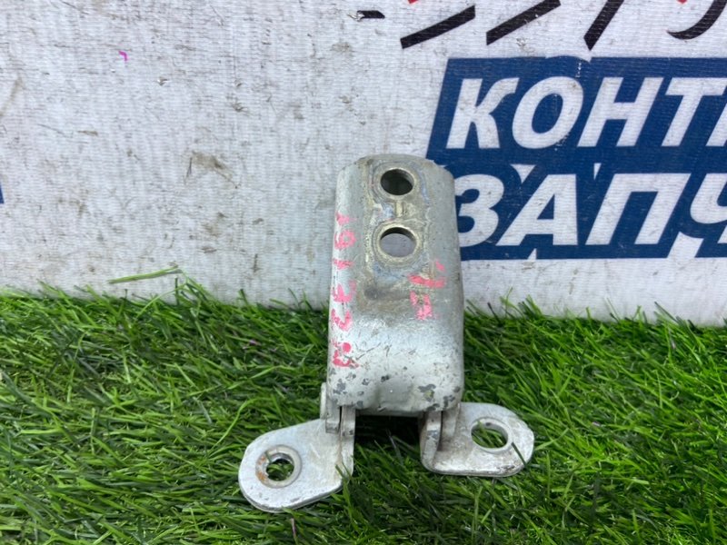 Петля двери TOYOTA COROLLA FIELDER NZE161 1NZ-FE передняя левая (б/у) Петля двери TOYOTA COROLLA FIELDER NZE161 1NZ-FE передняя левая (б/у)