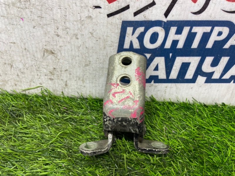 Петля двери TOYOTA AVENSIS AZT250 1AZ-FSE передняя левая (б/у) Петля двери TOYOTA AVENSIS AZT250 1AZ-FSE передняя левая (б/у)