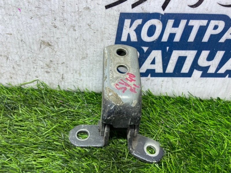 Петля двери TOYOTA CAMRY SV40 4S-FE передняя левая (б/у) Петля двери TOYOTA CAMRY SV40 4S-FE передняя левая (б/у)