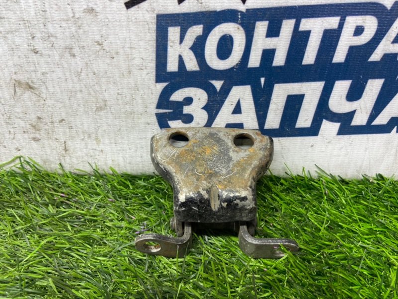 Петля двери HONDA LOGO GA3 D13B передняя правая (б/у) Петля двери HONDA LOGO GA3 D13B передняя правая (б/у)