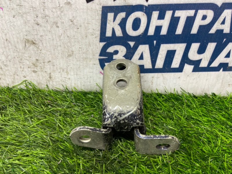 Петля двери TOYOTA CROWN JZS171 1JZ-GE передняя правая (б/у) Петля двери TOYOTA CROWN JZS171 1JZ-GE передняя правая (б/у)