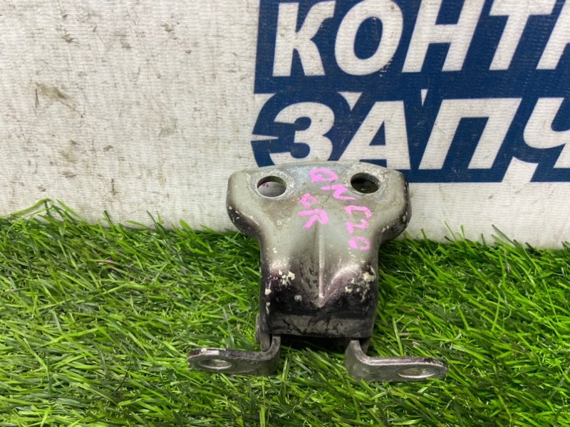 Петля двери TOYOTA BB QNC20 K3-VE передняя правая (б/у) Петля двери TOYOTA BB QNC20 K3-VE передняя правая (б/у)