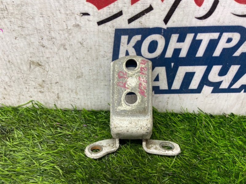 Петля двери TOYOTA COROLLA NZE124 1NZ-FE задняя правая (б/у) Петля двери TOYOTA COROLLA NZE124 1NZ-FE задняя правая (б/у)