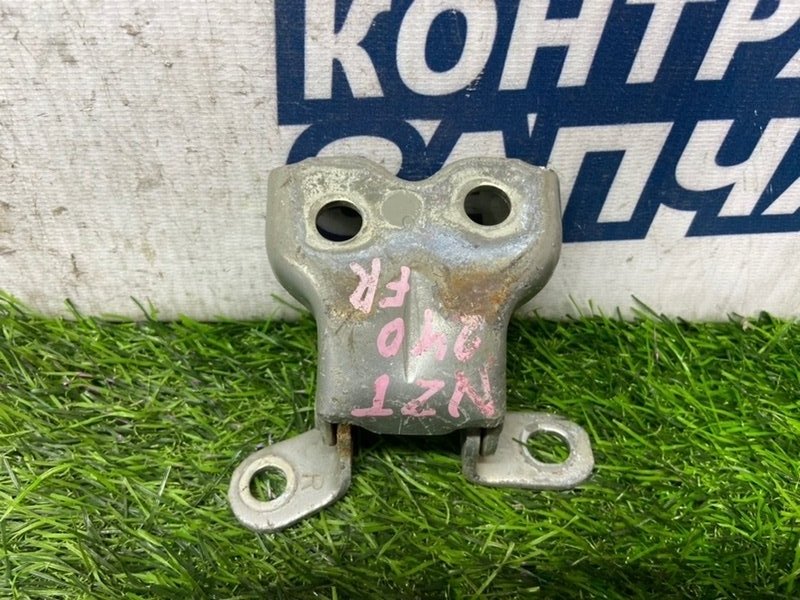 Петля двери TOYOTA ALLION NZT240 1NZ-FE передняя правая (б/у) Петля двери TOYOTA ALLION NZT240 1NZ-FE передняя правая (б/у)