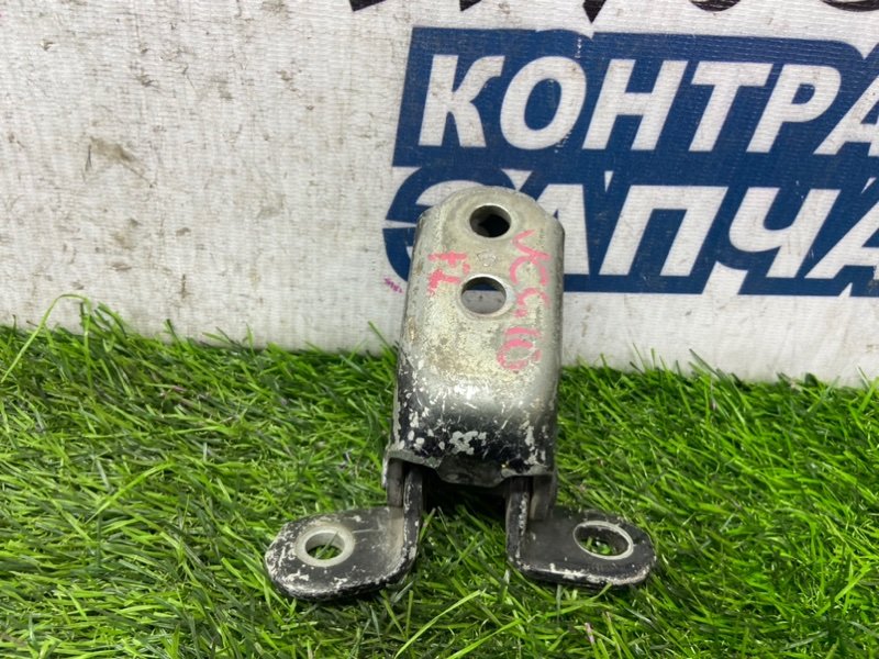 Петля двери TOYOTA PROGRES JCG10 1JZ-GE передняя левая (б/у) Петля двери TOYOTA PROGRES JCG10 1JZ-GE передняя левая (б/у)