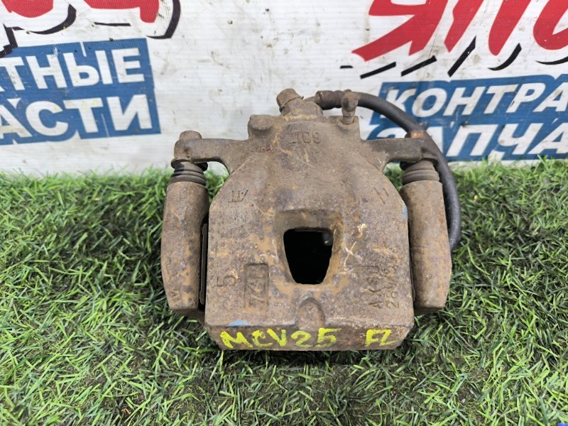 Суппорт TOYOTA MARK II QUALIS MCV25 2MZ-FE передний левый (б/у) Суппорт TOYOTA MARK II QUALIS MCV25 2MZ-FE передний левый (б/у)