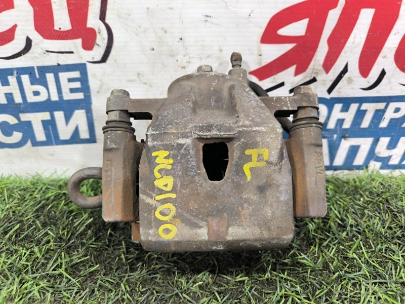 Суппорт TOYOTA RACTIS NCP100 1NZ-FE передний левый (б/у) Суппорт TOYOTA RACTIS NCP100 1NZ-FE передний левый (б/у)