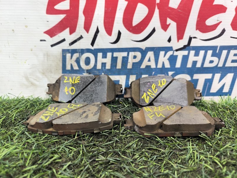 Тормозные колодки TOYOTA WISH ZNE10 1ZZ-FE переднее (б/у)