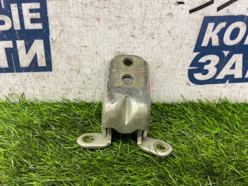 Петля двери NISSAN TIIDA C11 HR15DE задняя левая (б/у) Петля двери NISSAN TIIDA C11 HR15DE задняя левая (б/у)