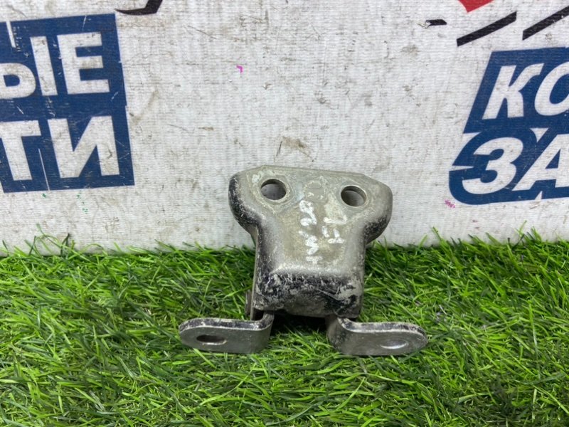 Петля двери TOYOTA PRIUS NHW20 1NZ-FXE передняя левая (б/у)