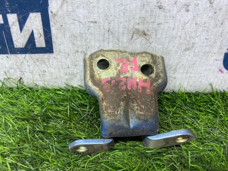 Петля двери SUZUKI KEI HN21S K6A передняя правая (б/у)