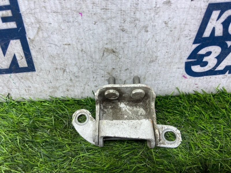 Петля двери TOYOTA COROLLA NZE124 1NZ-FE задняя правая (б/у)