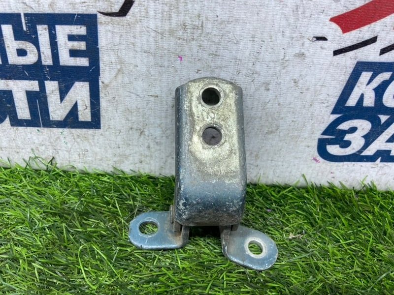 Петля двери TOYOTA COROLLA AE100 5A-FE передняя левая (б/у)