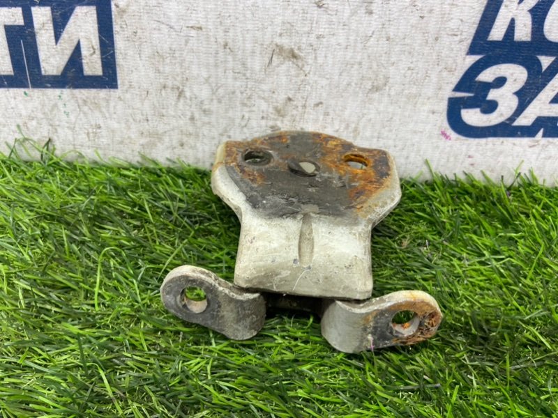 Петля двери HONDA PARTNER EY7 D15B задняя правая (б/у)